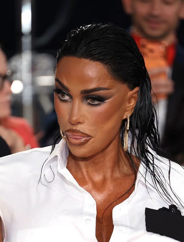 Kate Price shocked fans with a scary heavy makeup look as she turned heads on the National Television Awards red carpet on Tuesday night. … See more